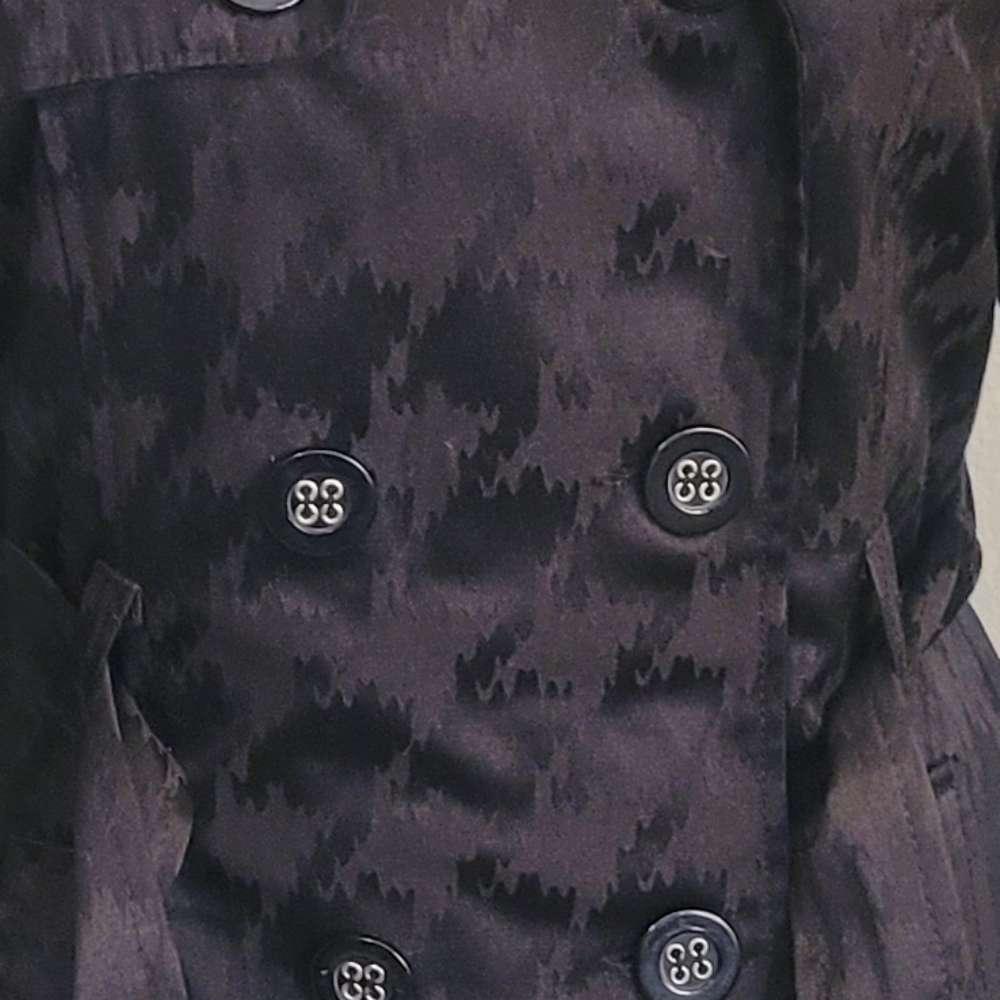 Black Jacket With Embossed Pattern - image 4